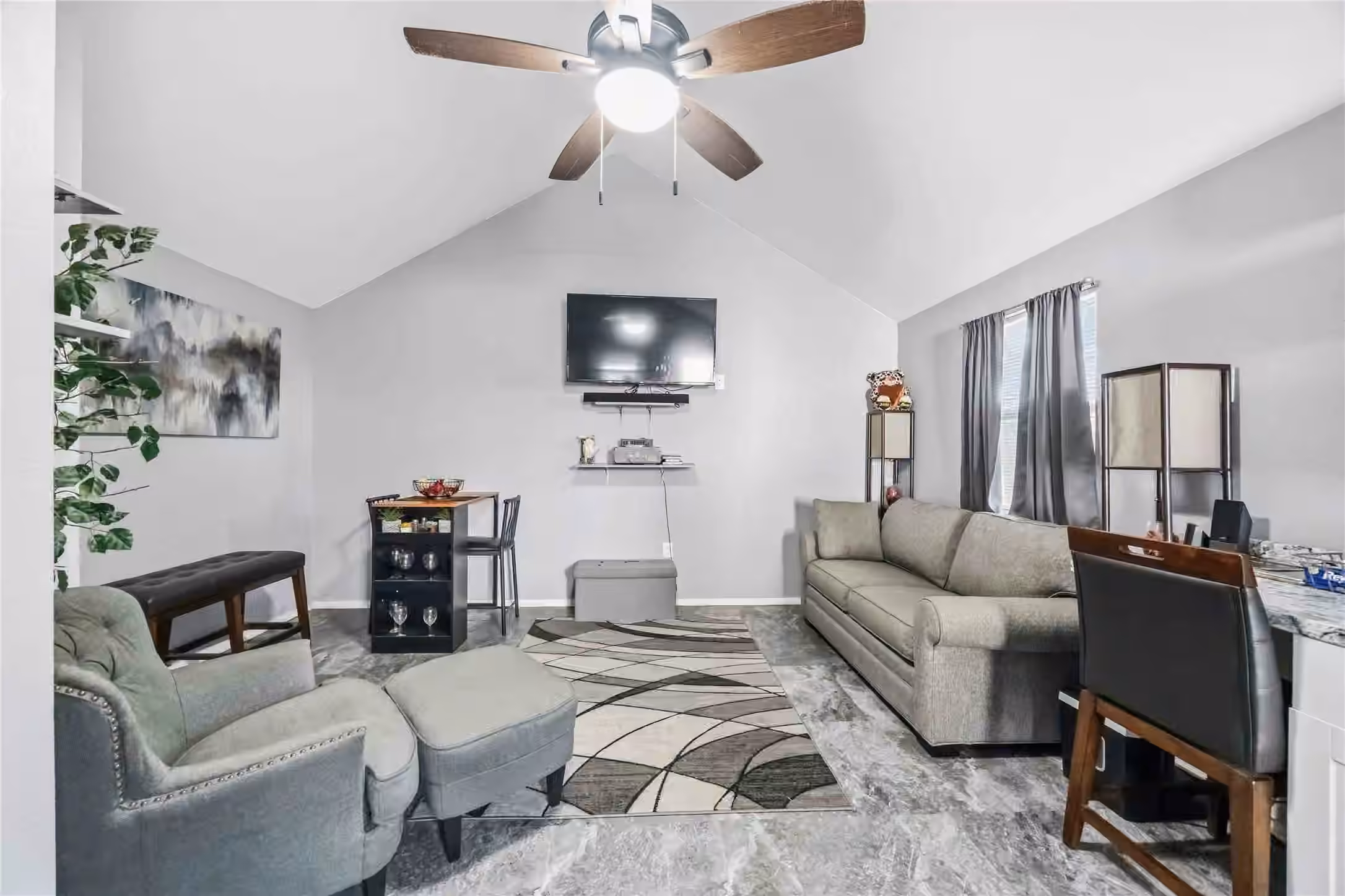 Photo 3 of 8607 Causeway Drive, Houston, TX