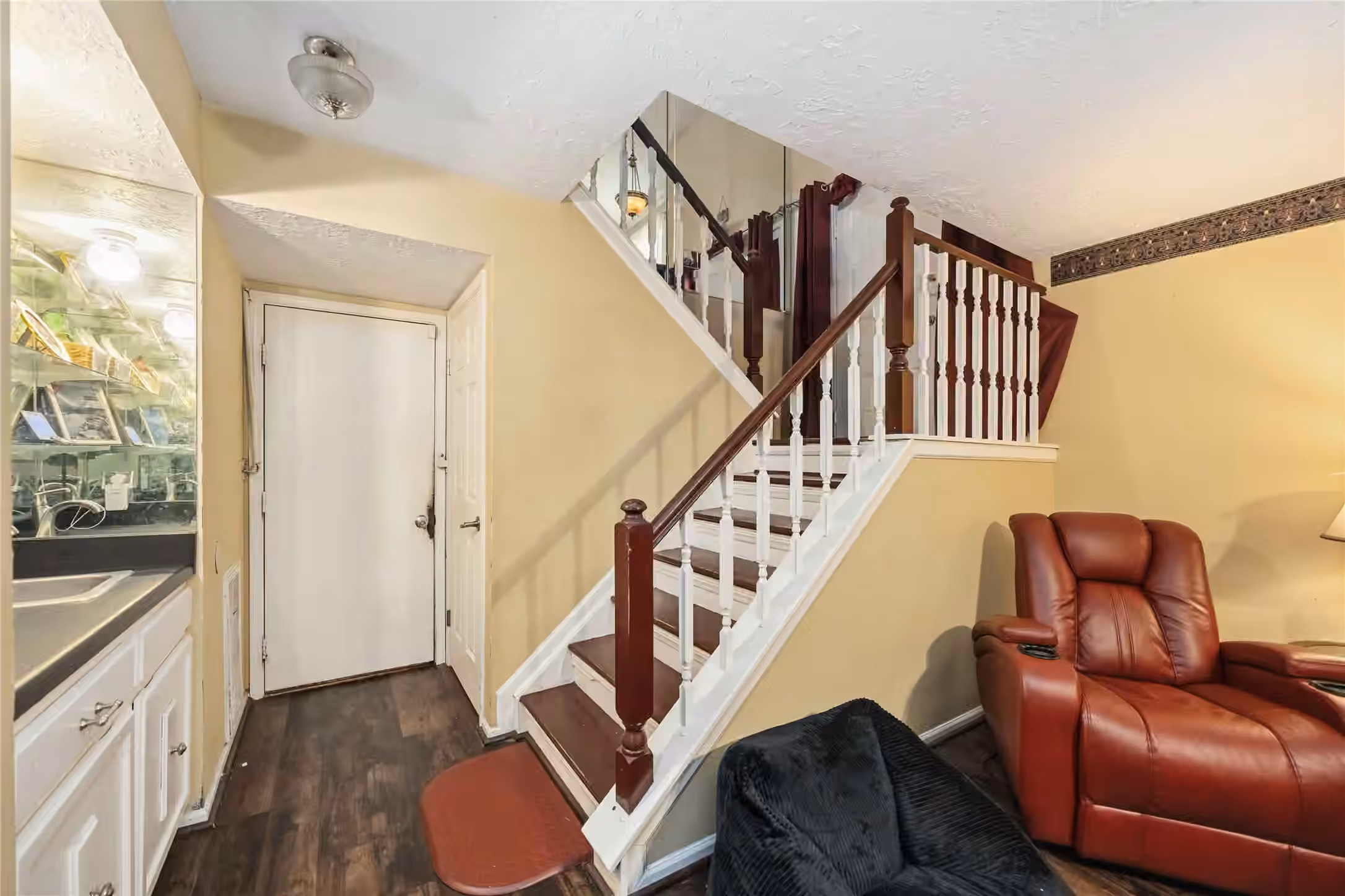 Photo 6 of 8607 Causeway Drive, Houston, TX