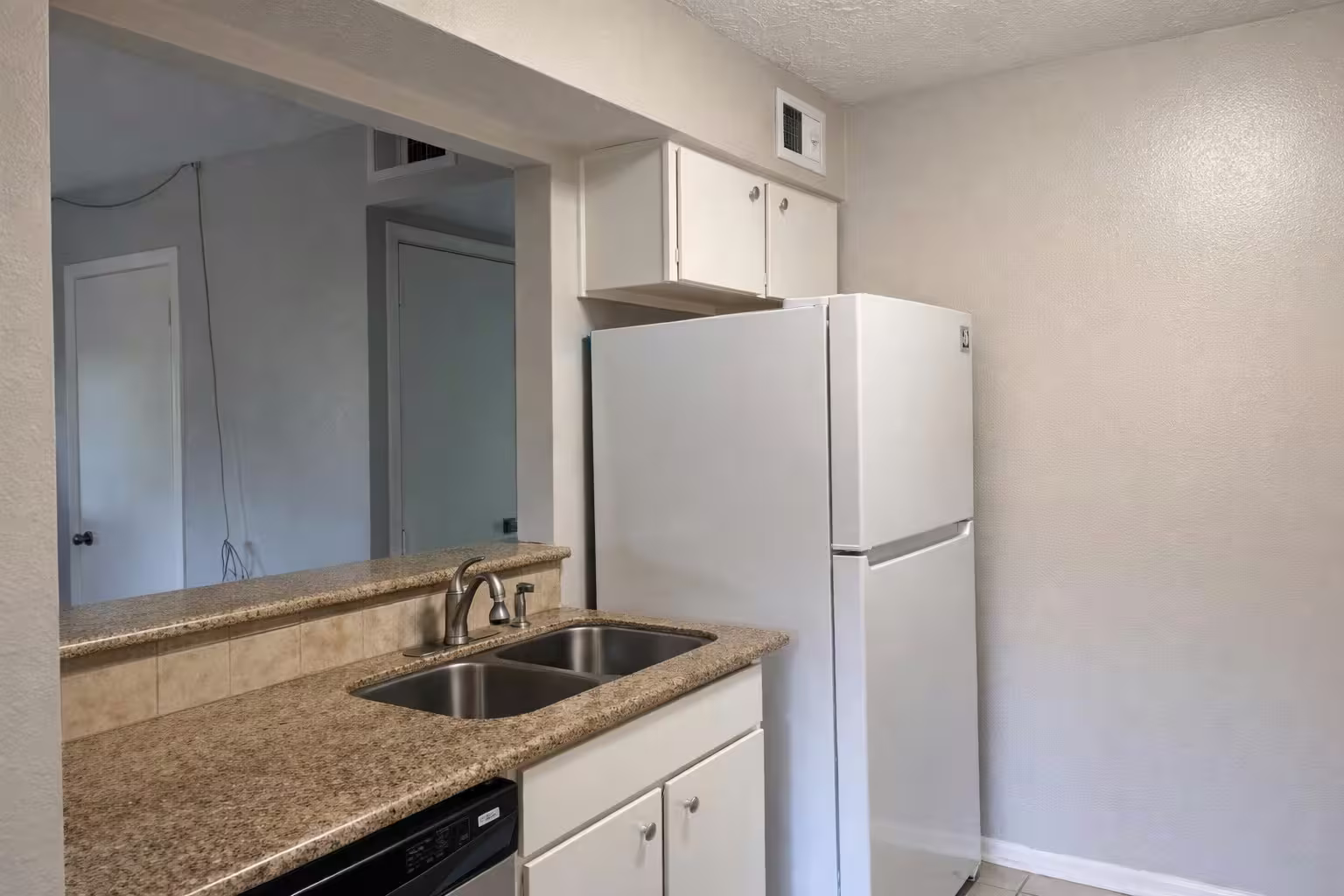 Photo 7 of 12026 Mighty Oak Dr A, Houston, TX