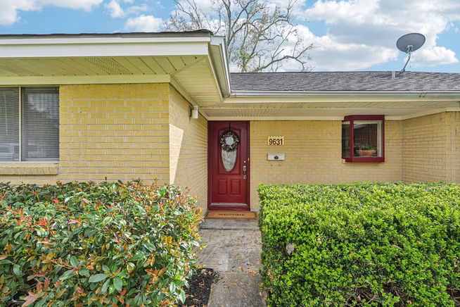 Photo 4 of 9631 Carousel Lane, Houston, TX