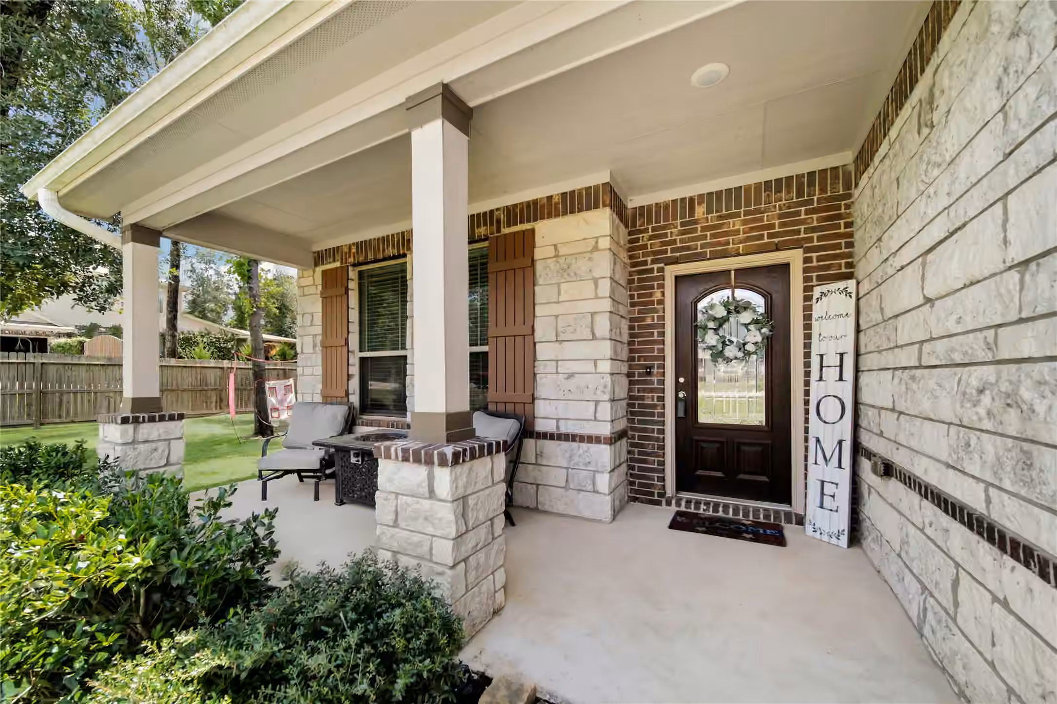Photo 3 of 16102 Hidalgo Street, Conroe, TX