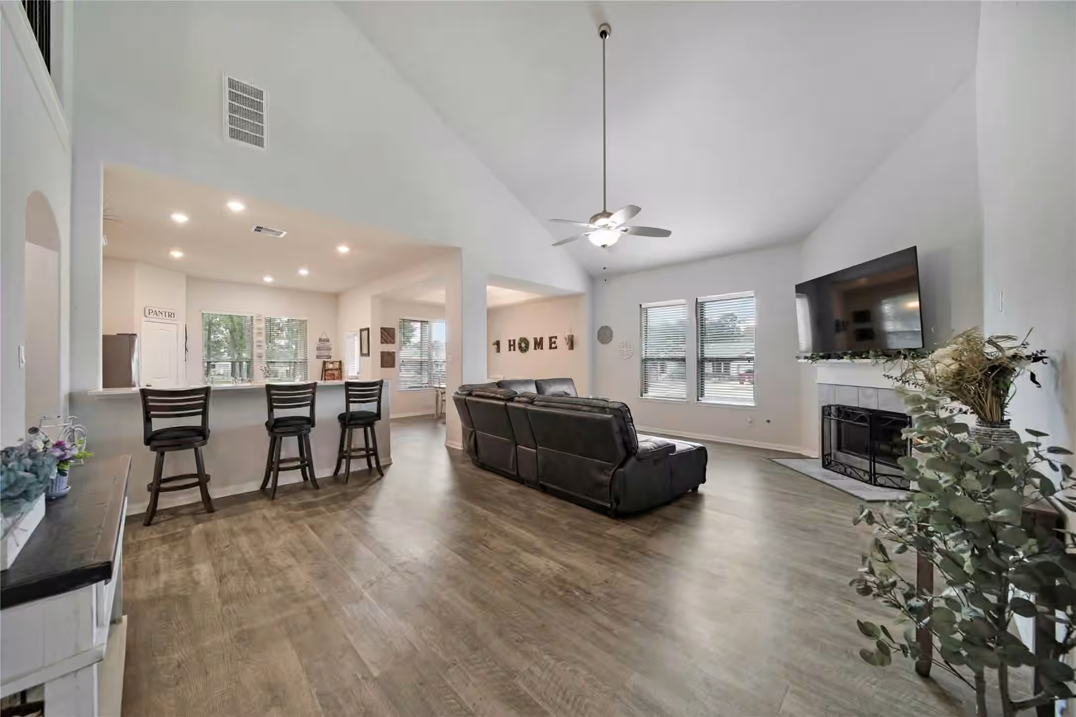 Photo 7 of 16102 Hidalgo Street, Conroe, TX