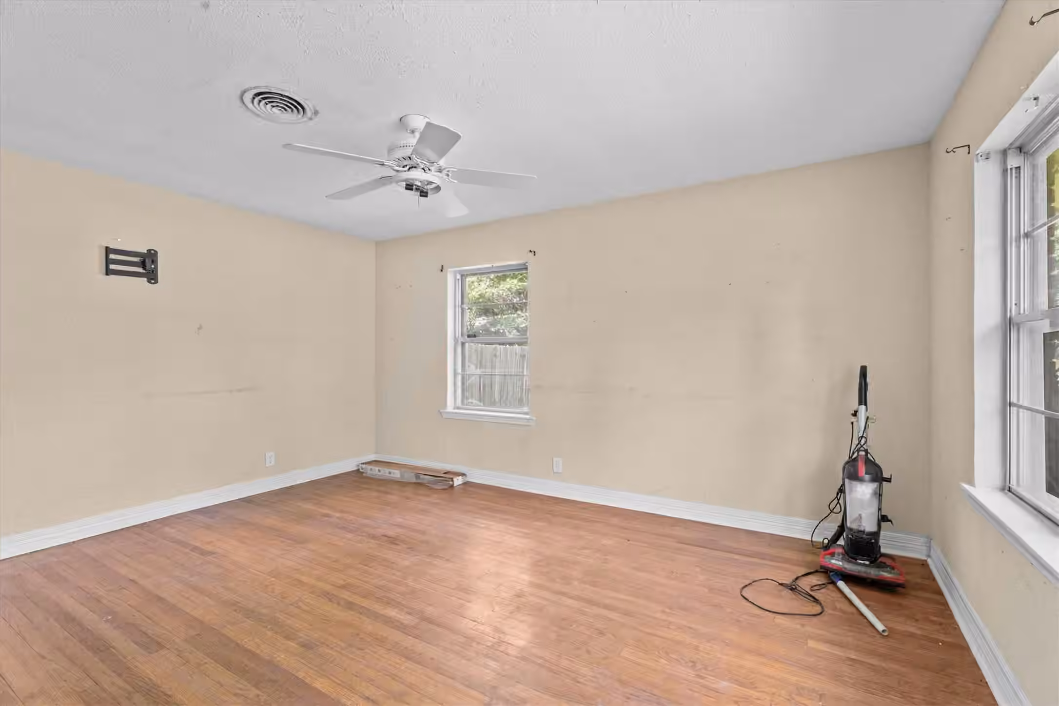 Photo 5 of 7333 Cayton Street, Houston, TX