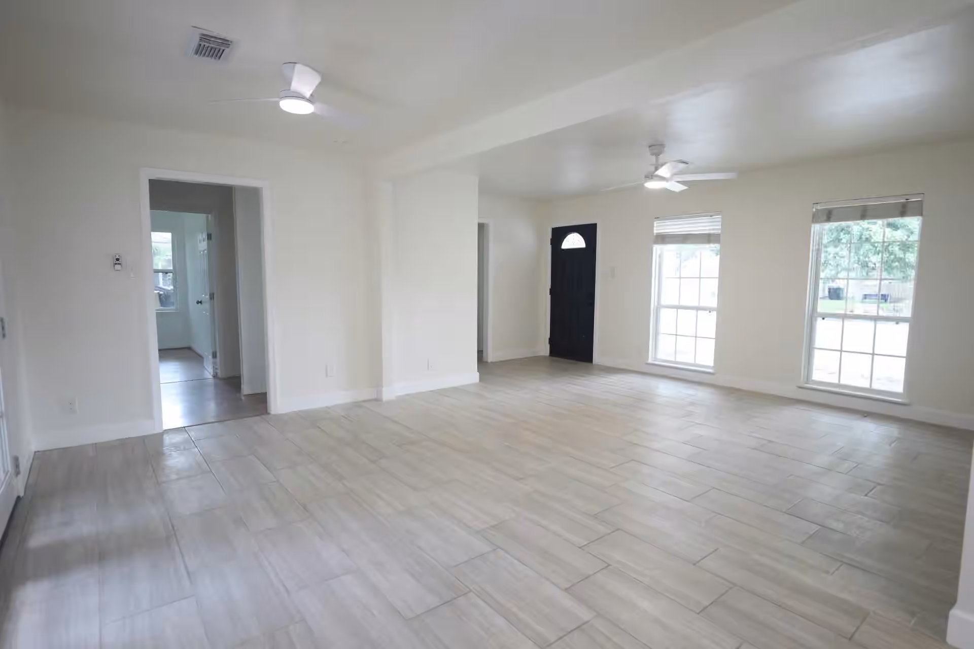 Photo 3 of 5738 Newquay Street, Houston, TX
