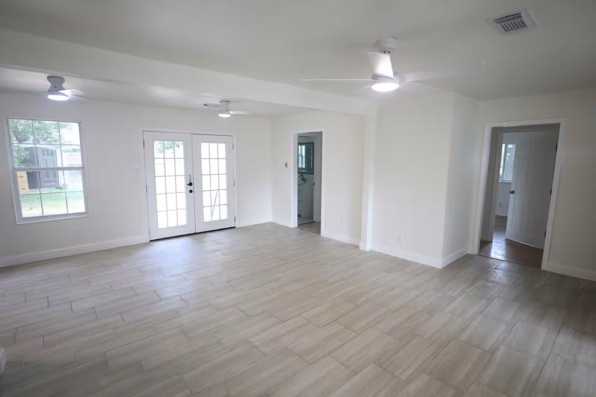 Photo 4 of 5738 Newquay Street, Houston, TX