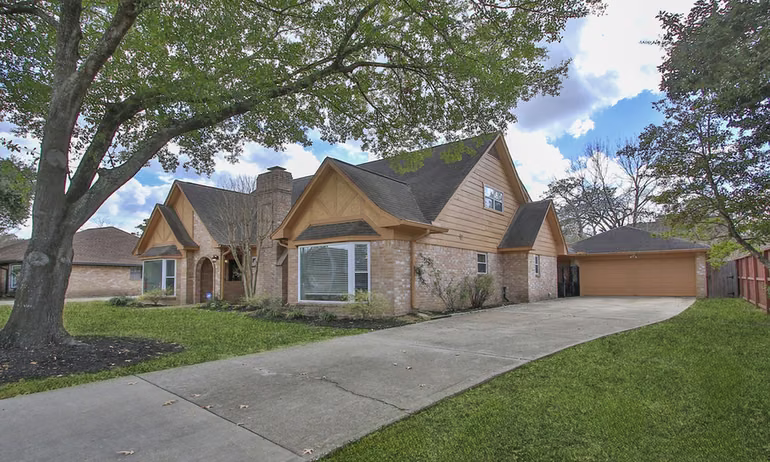 Photo 2 of 15603 Autumnbrook Drive, Houston, TX