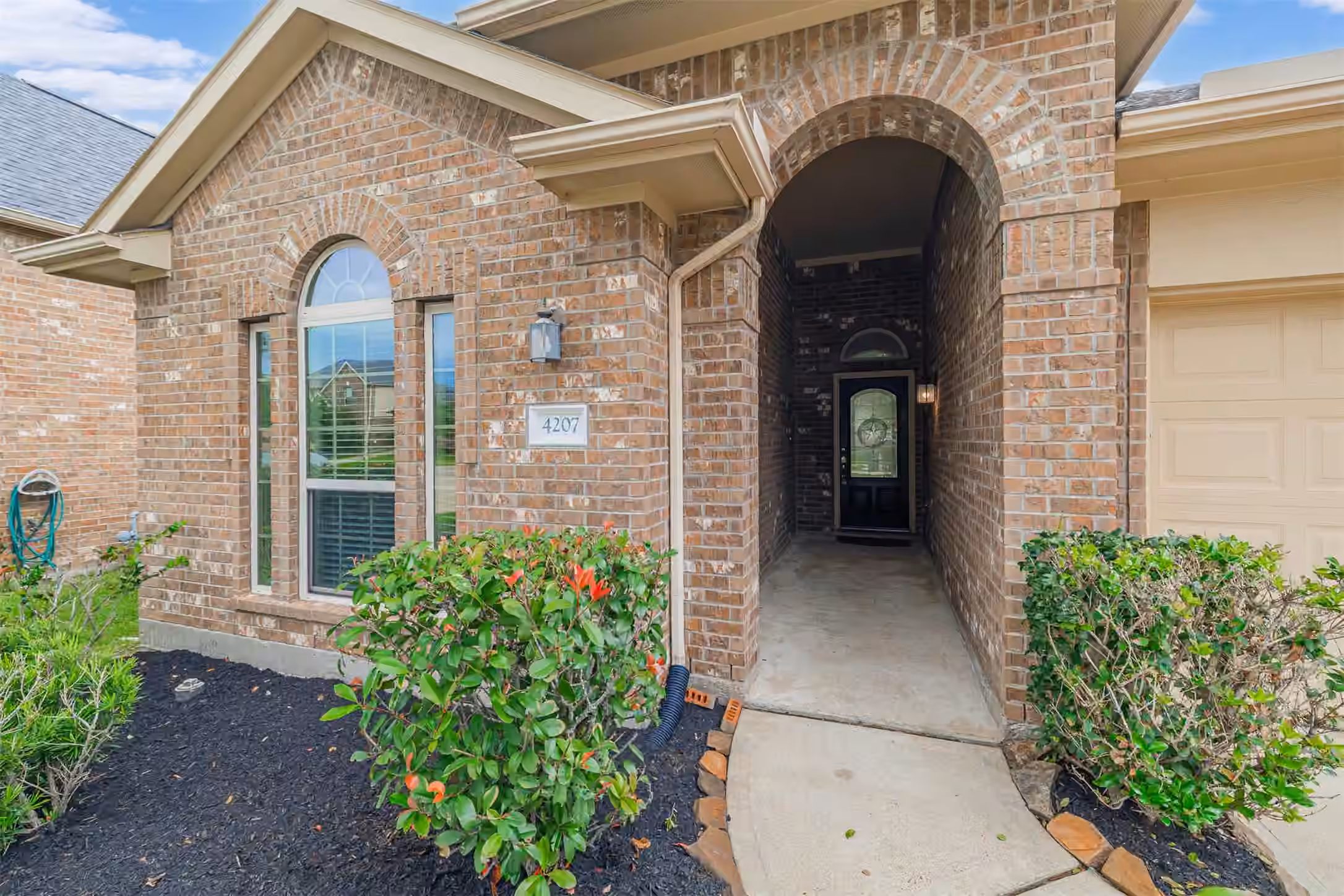 Photo 2 of 4207 Astoria Manor Lane, Fulshear, TX