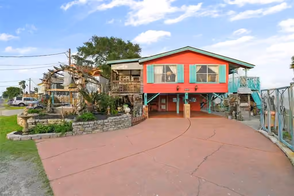 Photo 4 of 1121 6th Street, San Leon, TX