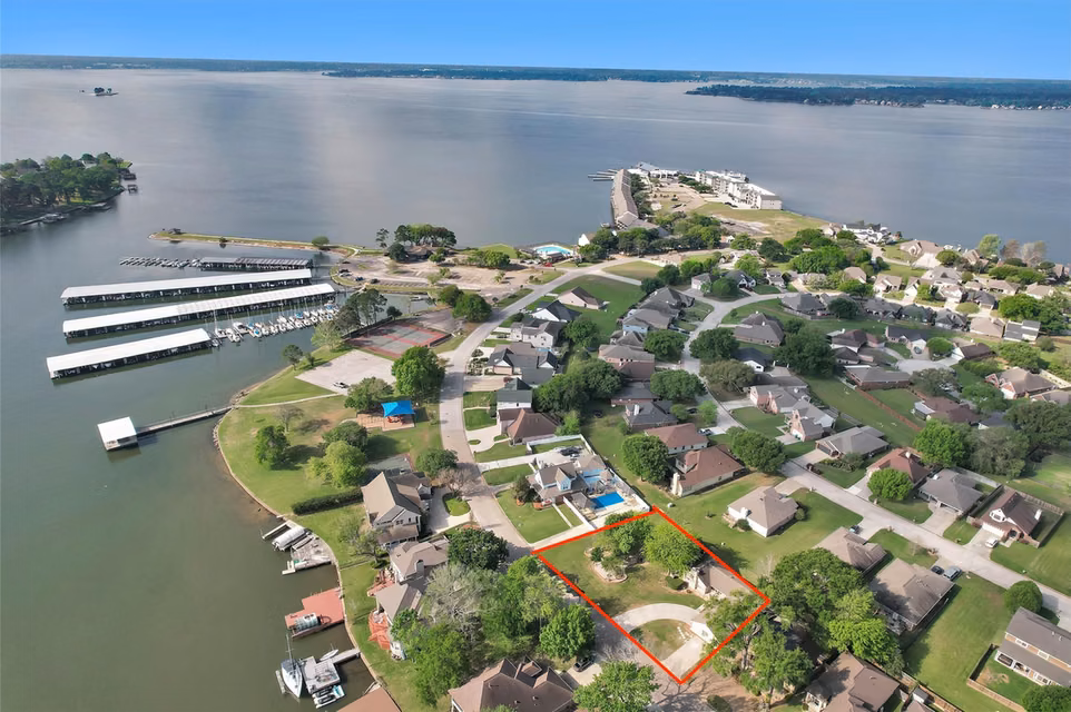 Photo of 6878 Kingston Cove Lane, Willis, TX