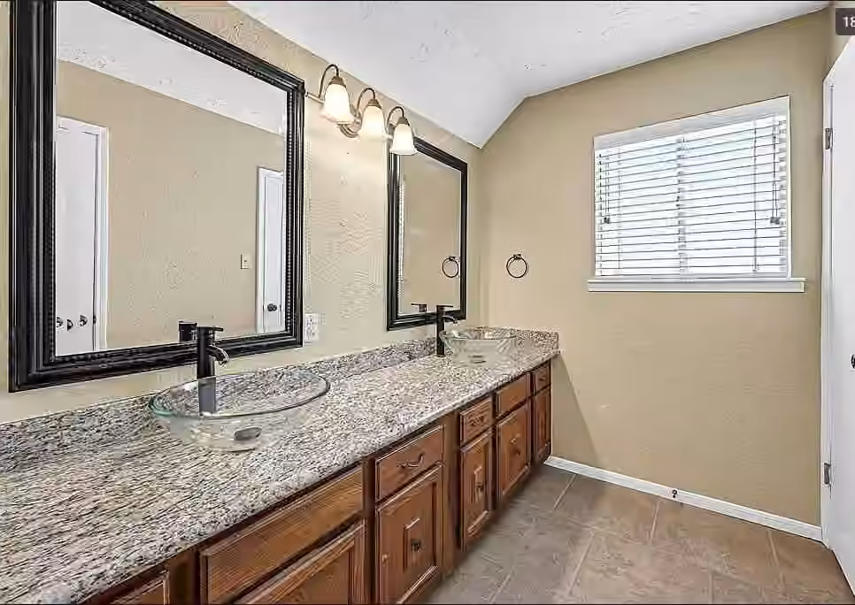 Photo 4 of 9611 Crail Drive, Spring, TX