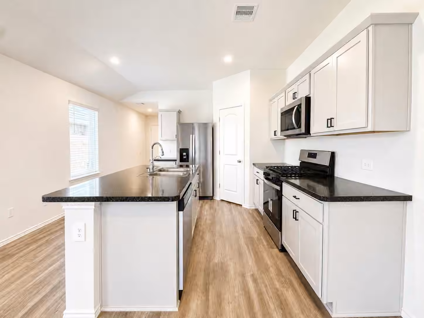 Photo 5 of 5407 Portwood Acres Drive, Spring, TX