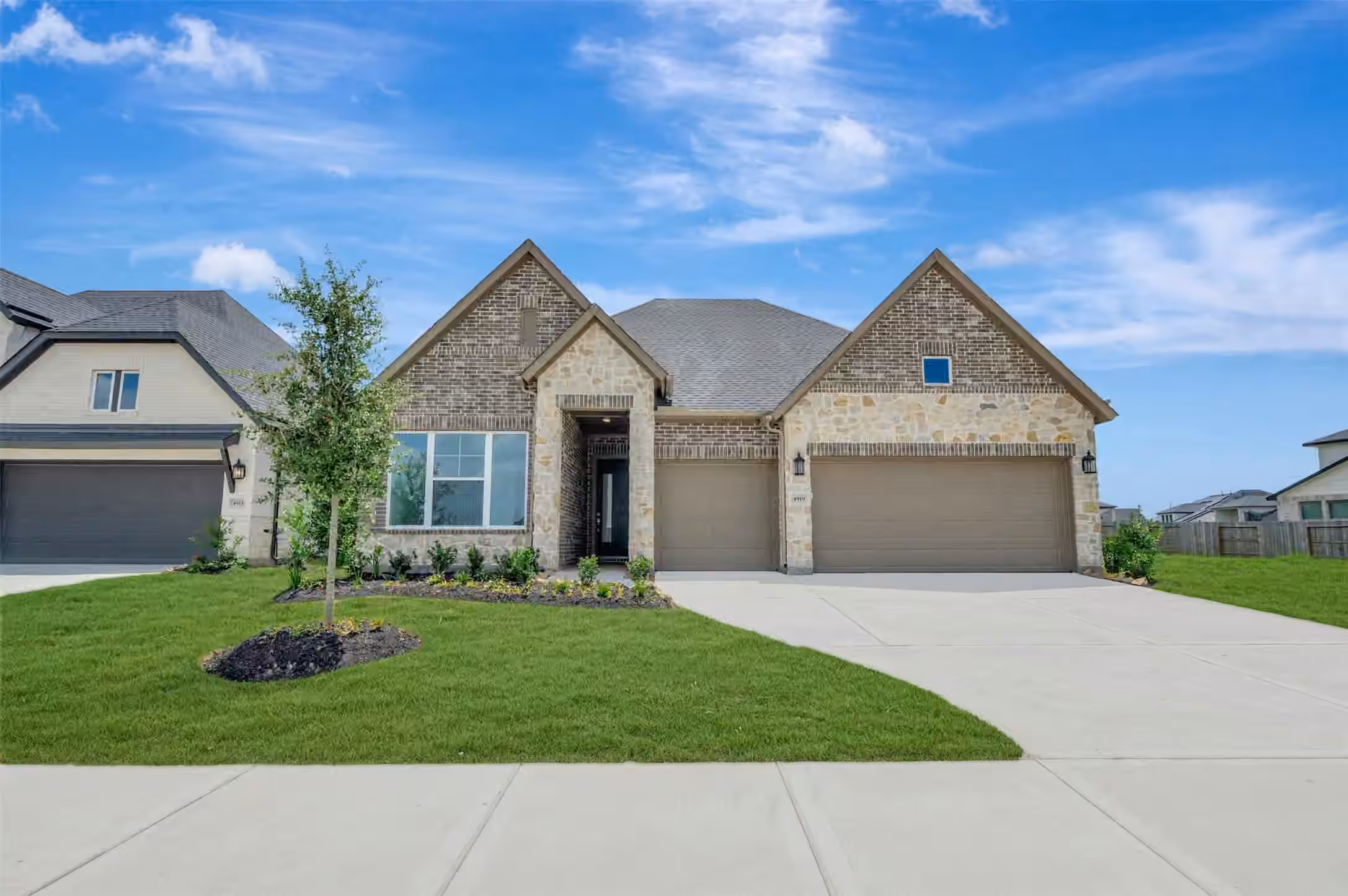Photo 2 of 4919 Benton Woods Trail, Rosenberg, TX
