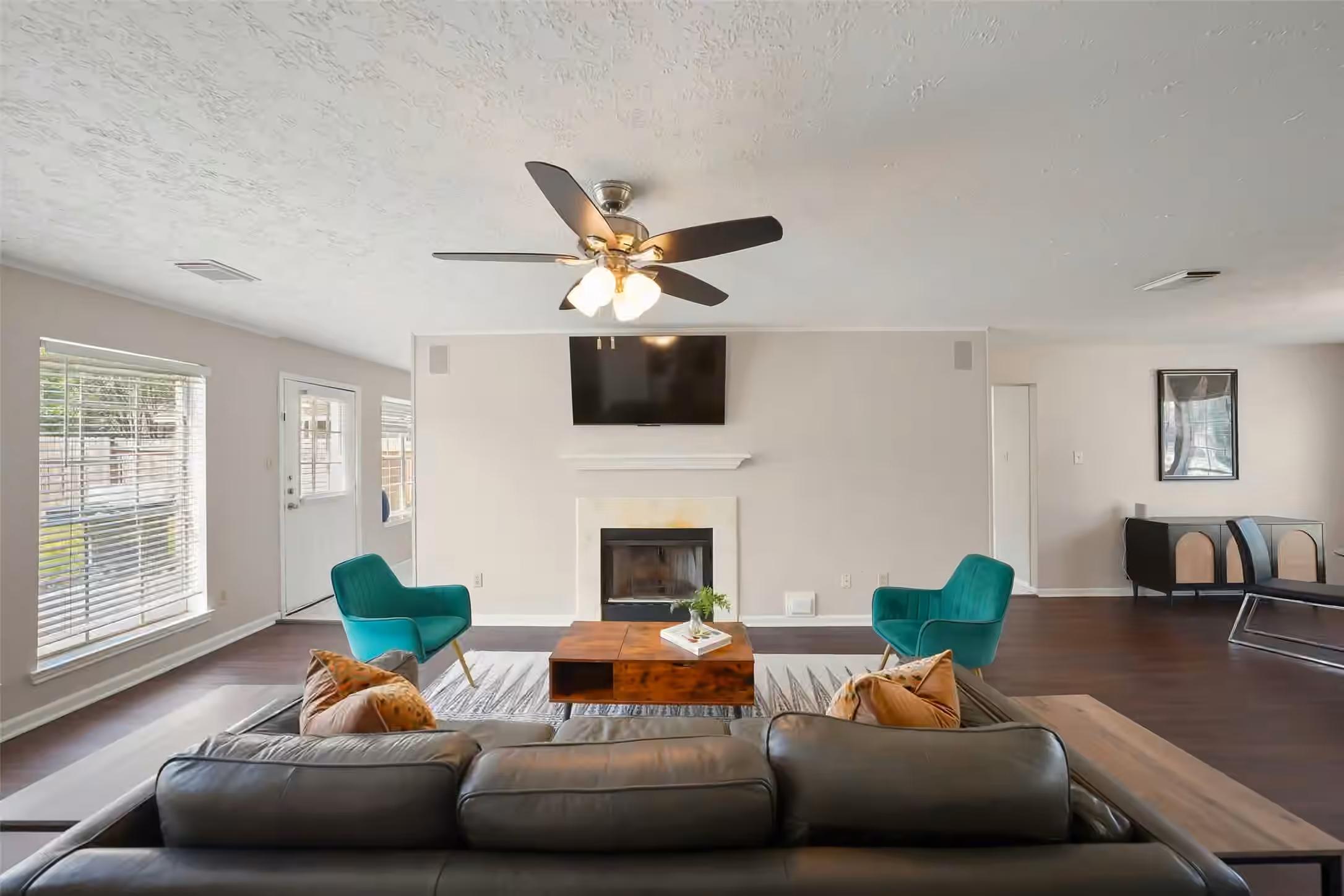 Photo 7 of 7323 Maple Walk Drive, Humble, TX