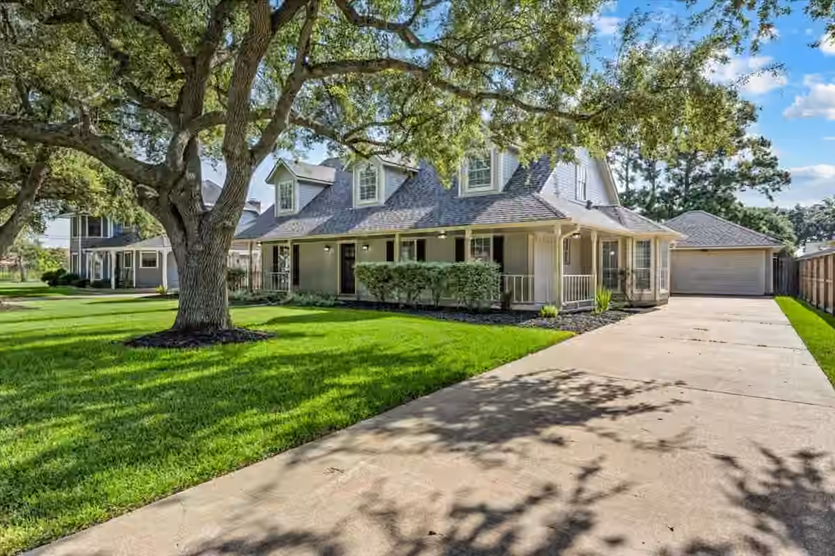 Photo 4 of 2318 Killarney Lane, Deer Park, TX