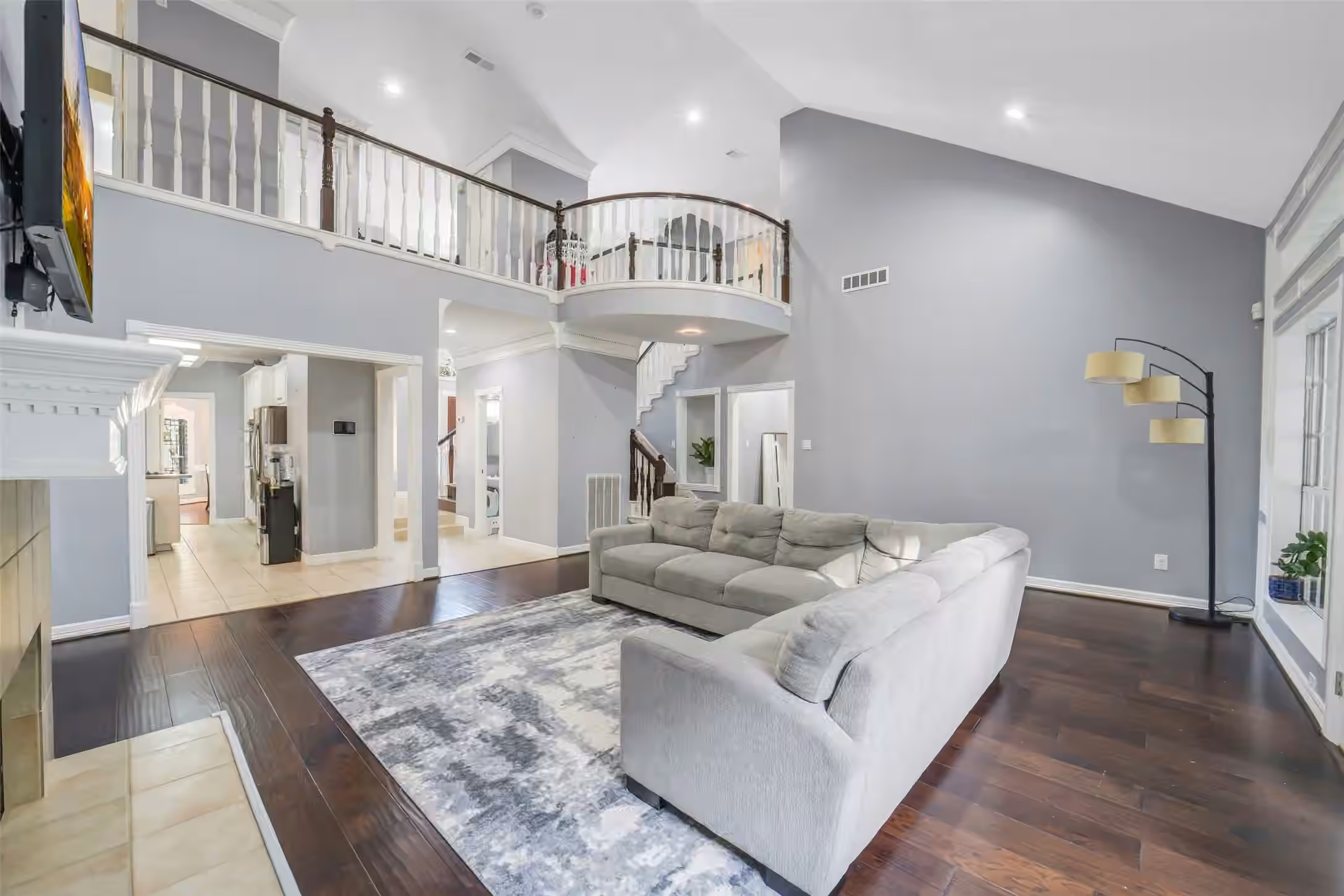 Photo of 402 Lakeside Boulevard, Sugar Land, TX 77478
