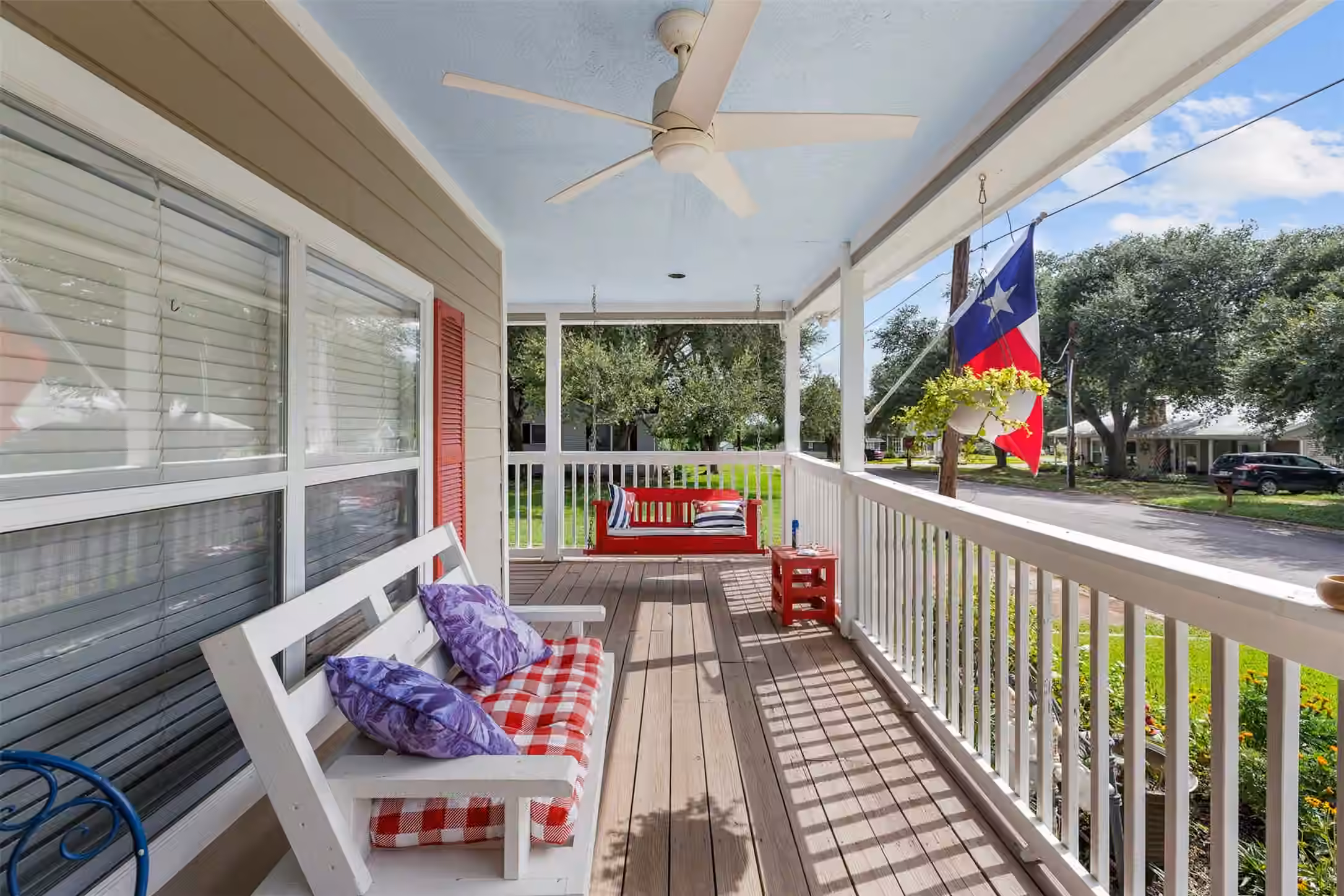 Photo 7 of 410 N Cochran Street, Bellville, TX
