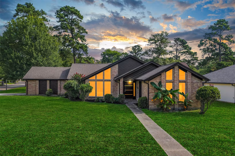 Photo of 12014 Rainforest Lane, Montgomery, TX 77356