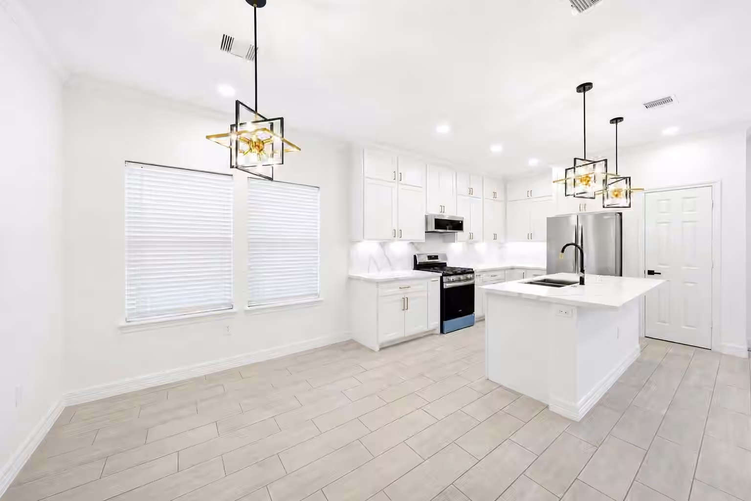 Photo 6 of 6037 S Acres Drive, Houston, TX