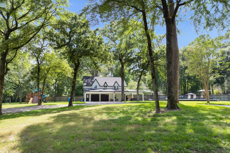 Photo of 819 Sentinel Oaks, Pinehurst, TX