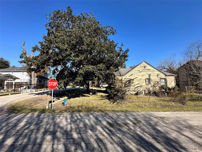 Photo 6 of 1502 Tabor Street, Houston, TX