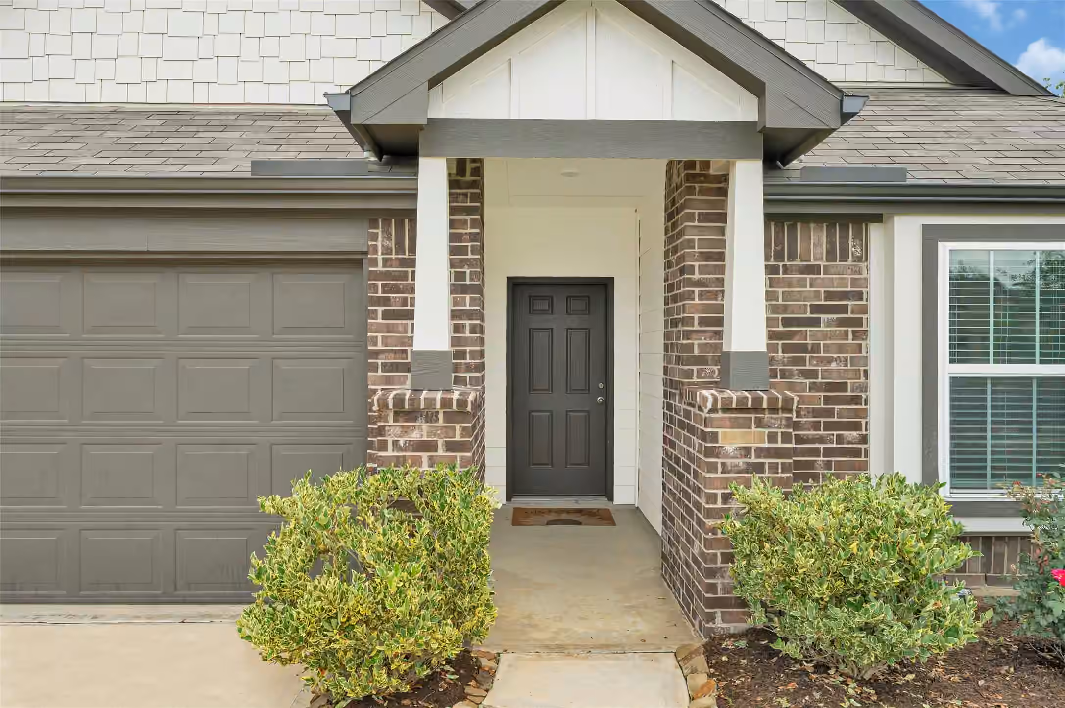 Photo 3 of 30280 Kingston Heath Drive, Cleveland, TX