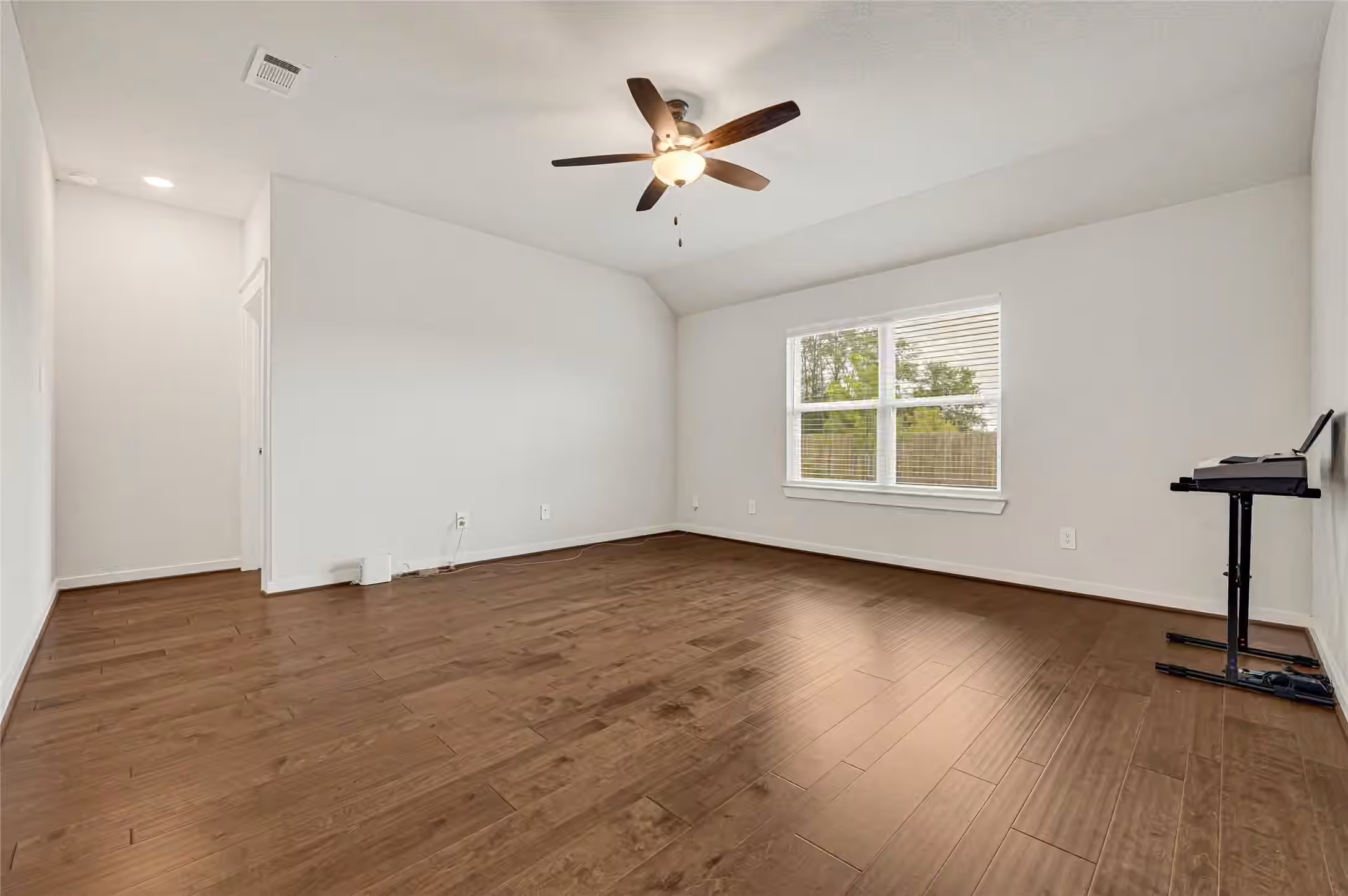Photo 7 of 30280 Kingston Heath Drive, Cleveland, TX