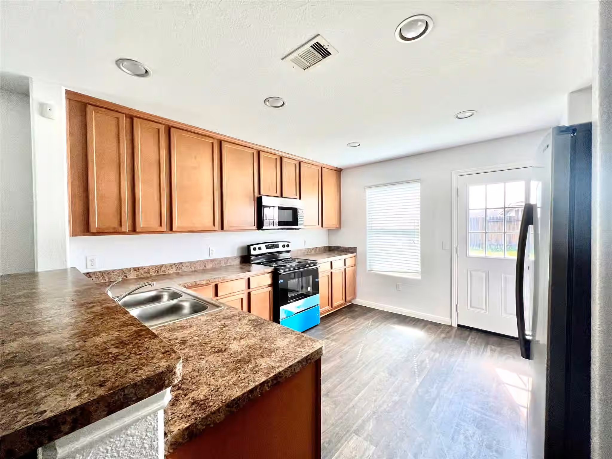 Photo 7 of 10118 Dawson Hill Lane, Houston, TX