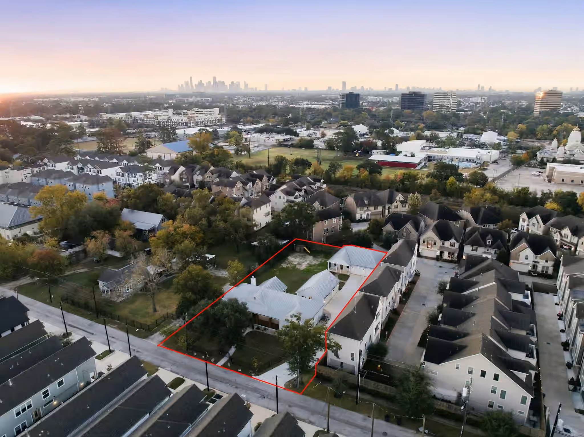 Photo 3 of 941 Judiway Street, Houston, TX