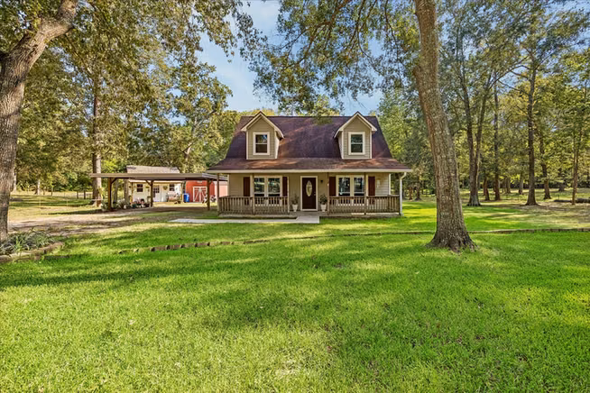 Photo of 641 County Road 404, Dayton, TX 77535