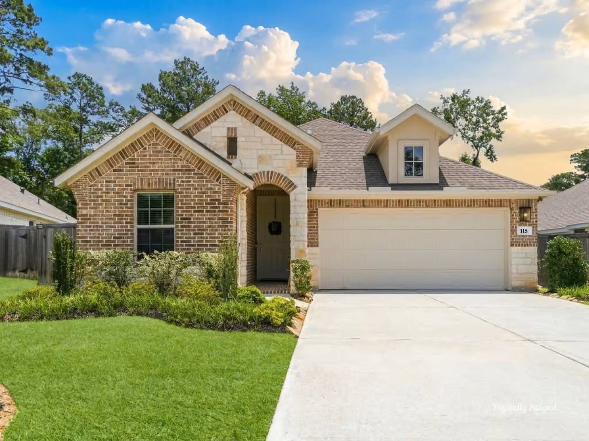 Photo of 118 Violet Carson Court, Conroe, TX 77318