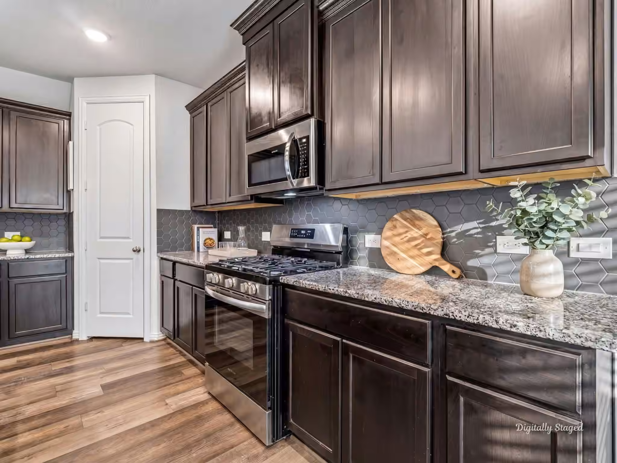 Photo 5 of 118 Violet Carson Court, Conroe, TX