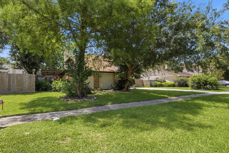 Photo of 2315 Hampton Road, League City, TX 77573