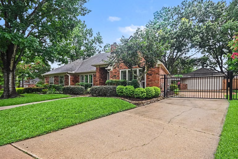 Photo 2 of 15318 Brook Arbor Court, Houston, TX