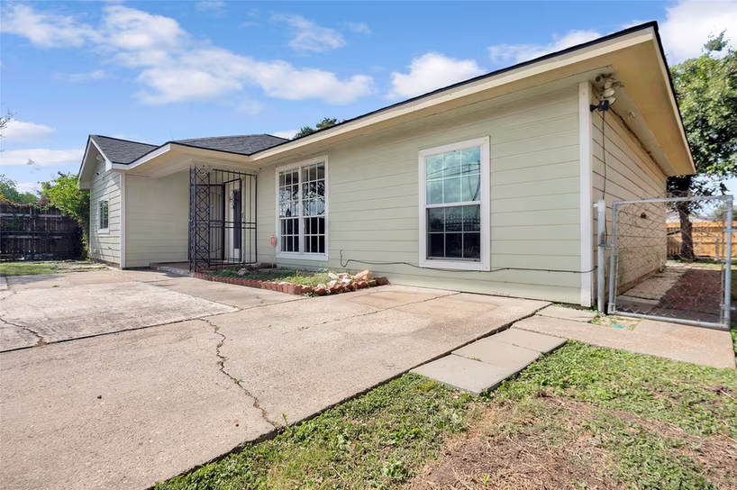 Photo 3 of 2919 Cochran Street, Houston, TX