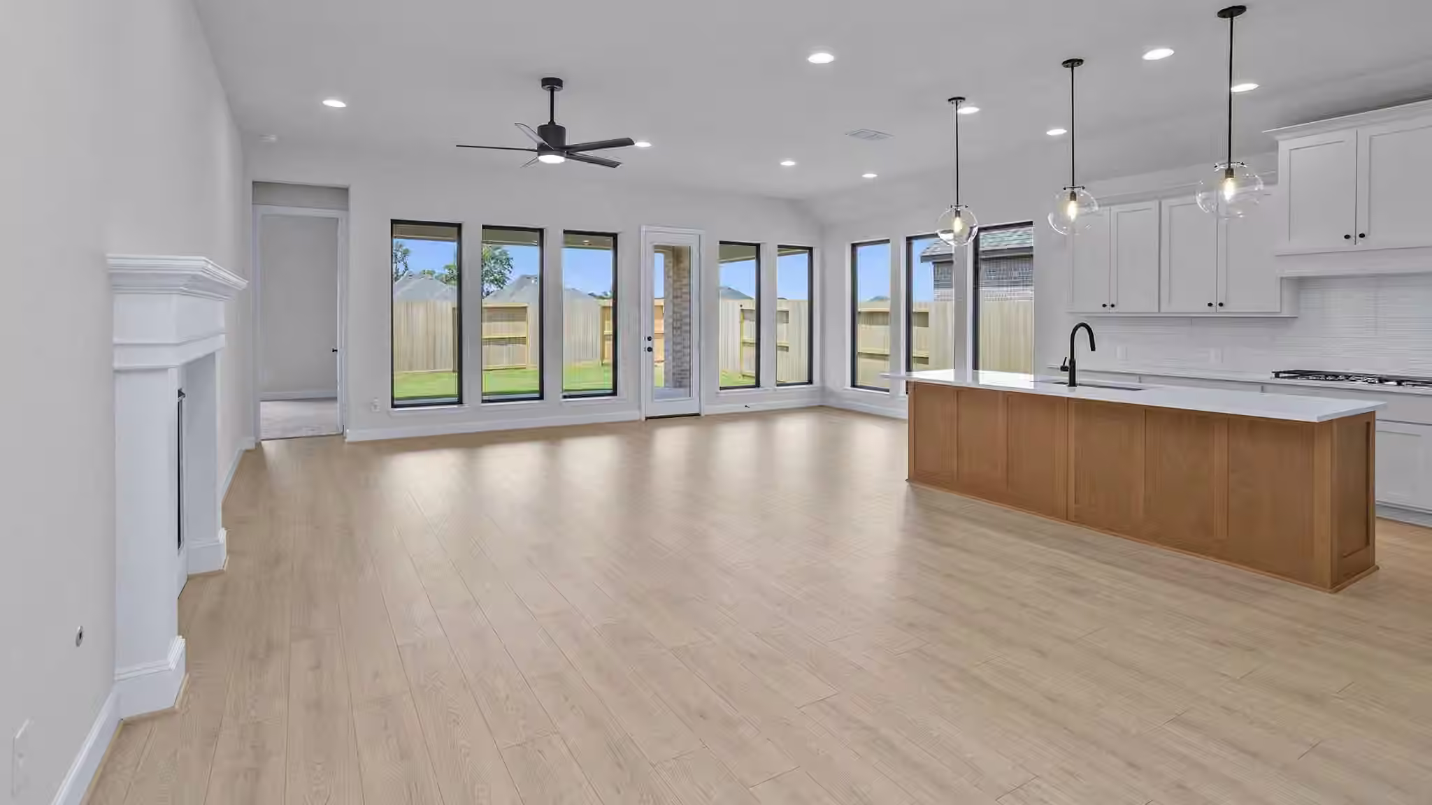 Photo 4 of 12203 Hudson Drive, Mont Belvieu, TX