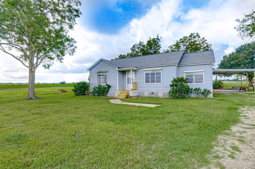Photo 3 of 9006 Fm 361 Road, Richmond, TX
