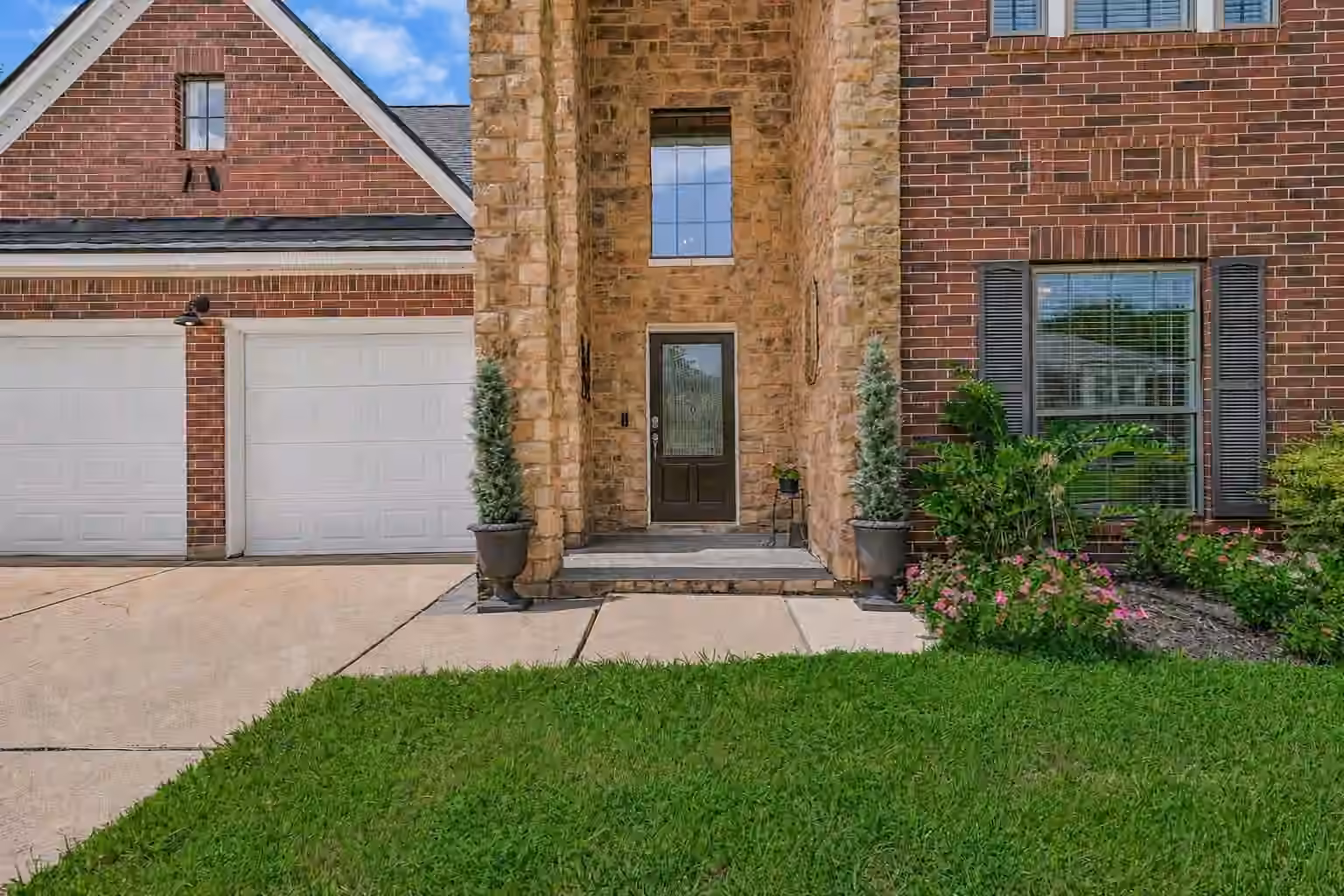 Photo 6 of 1501 W Castlewood Avenue, Friendswood, TX