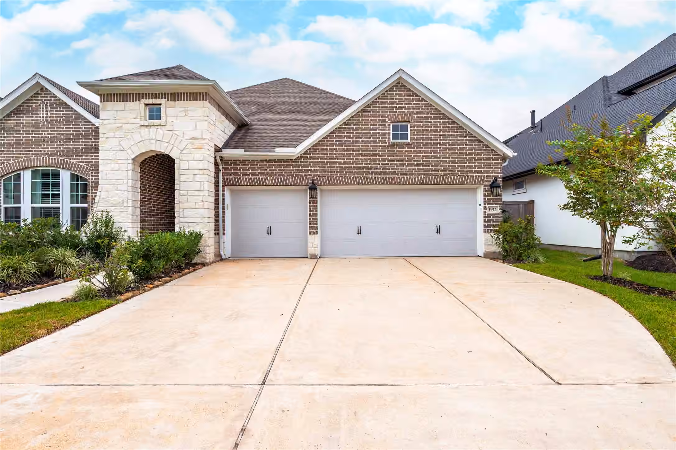 Photo 5 of 1912 Silver Point Court, Friendswood, TX