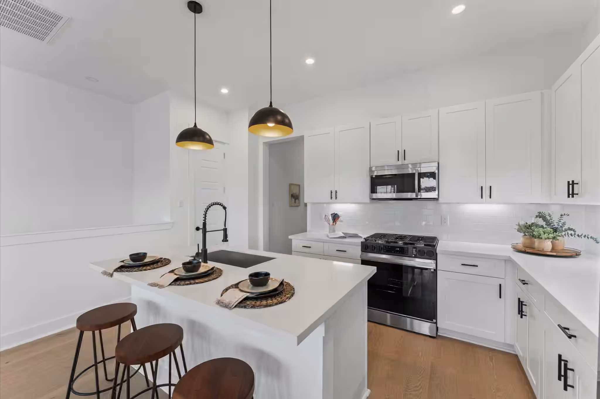 Photo 6 of 3011 Jensen Springs Lane, Houston, TX
