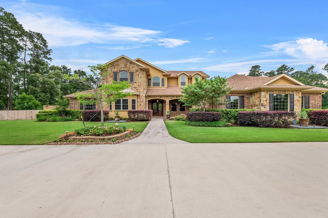 Photo 2 of 28002 Whispering Maple Way, Spring, TX
