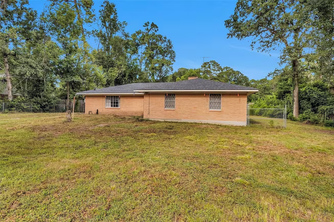 Photo 7 of 29518 W Hawthorne Drive, Spring, TX