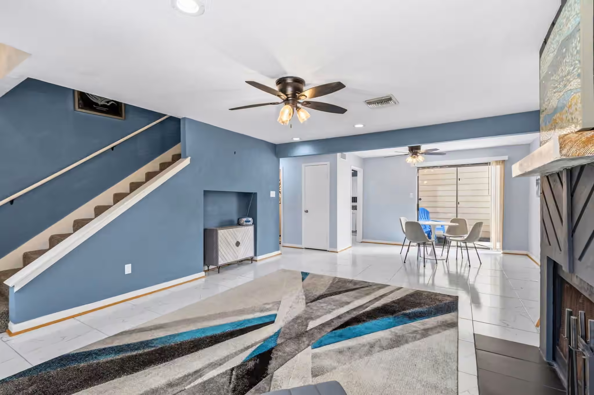 Photo 4 of 2119 Place Rebecca Lane F8, Houston, TX