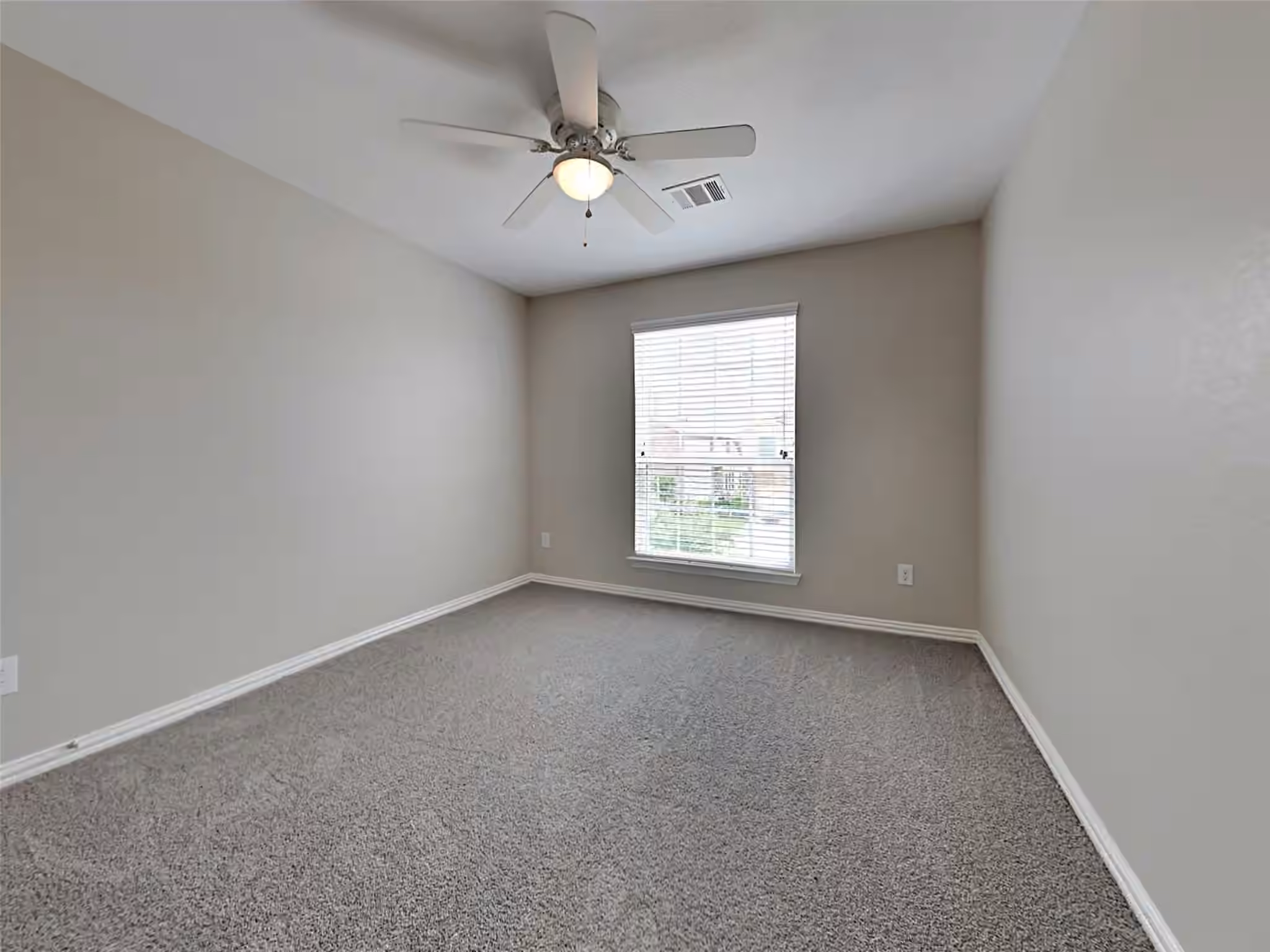 Photo 3 of 5202 Dauntless Drive, Houston, TX