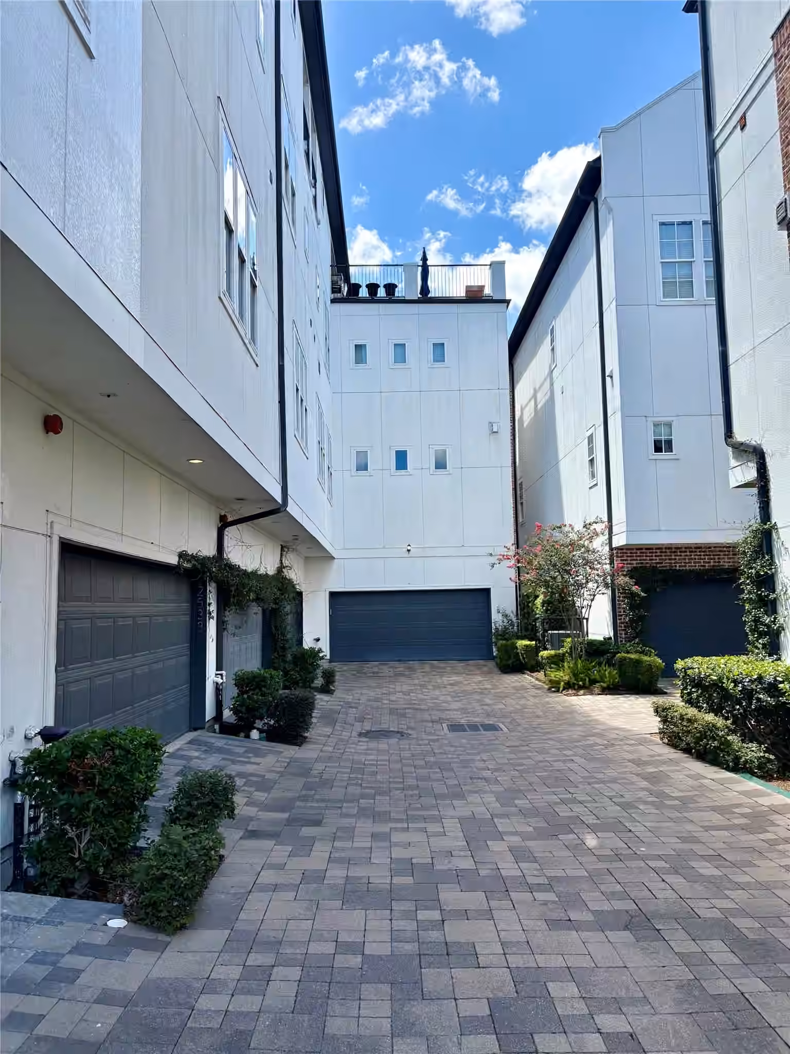 Photo 5 of 2533 Lamar Street, Houston, TX