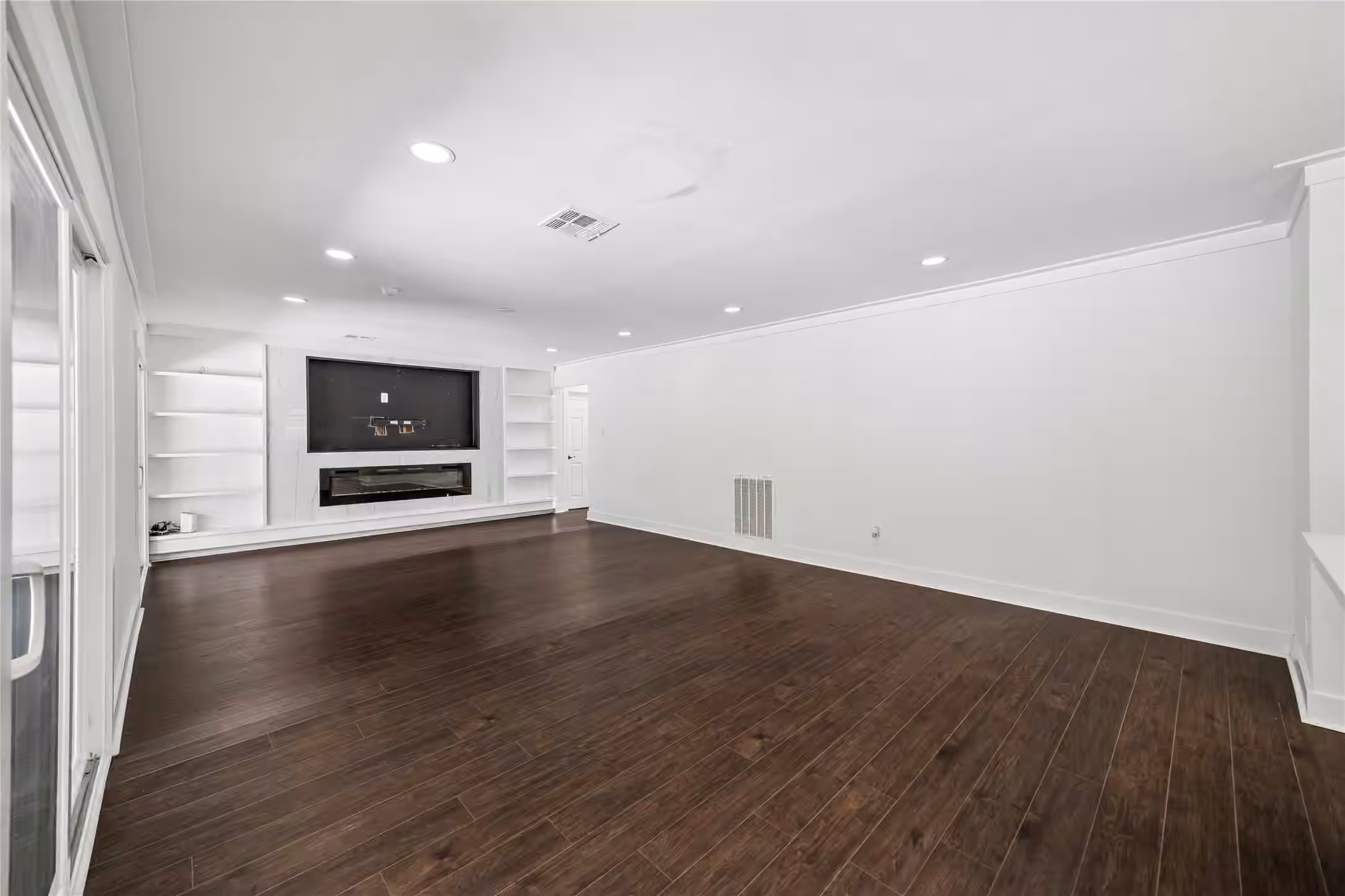 Photo 7 of 17922 Rolling Creek Drive, Houston, TX