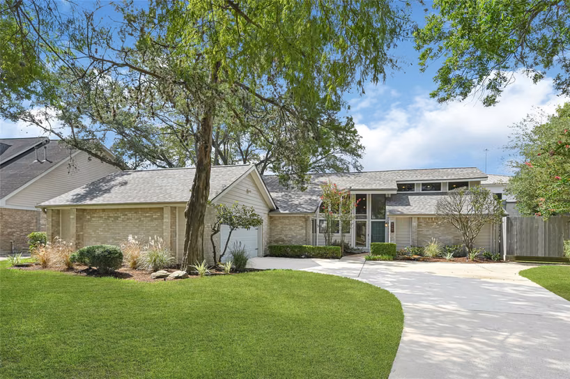 Photo 3 of 9147 Penn Manor Court, Houston, TX