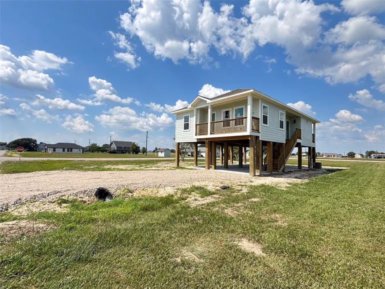 Photo 3 of 638 Swallow Drive, Palacios, TX