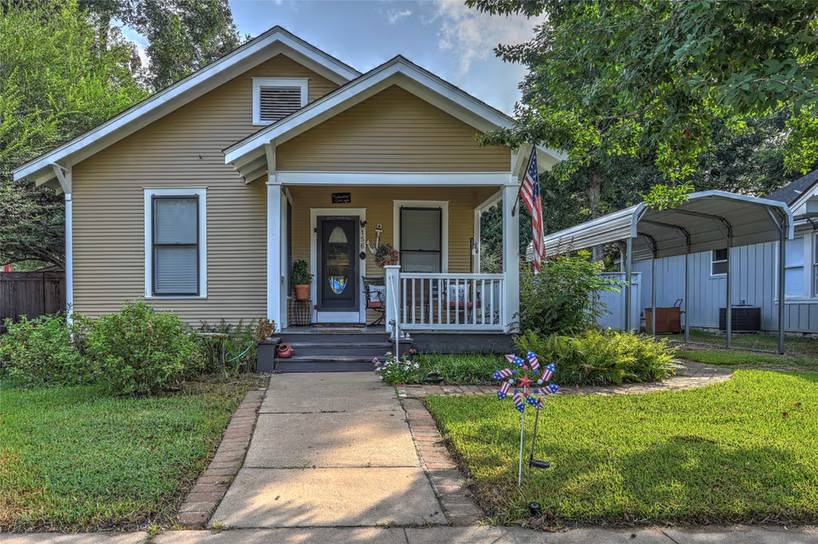 Photo of 156 2nd Avenue, Columbus, TX