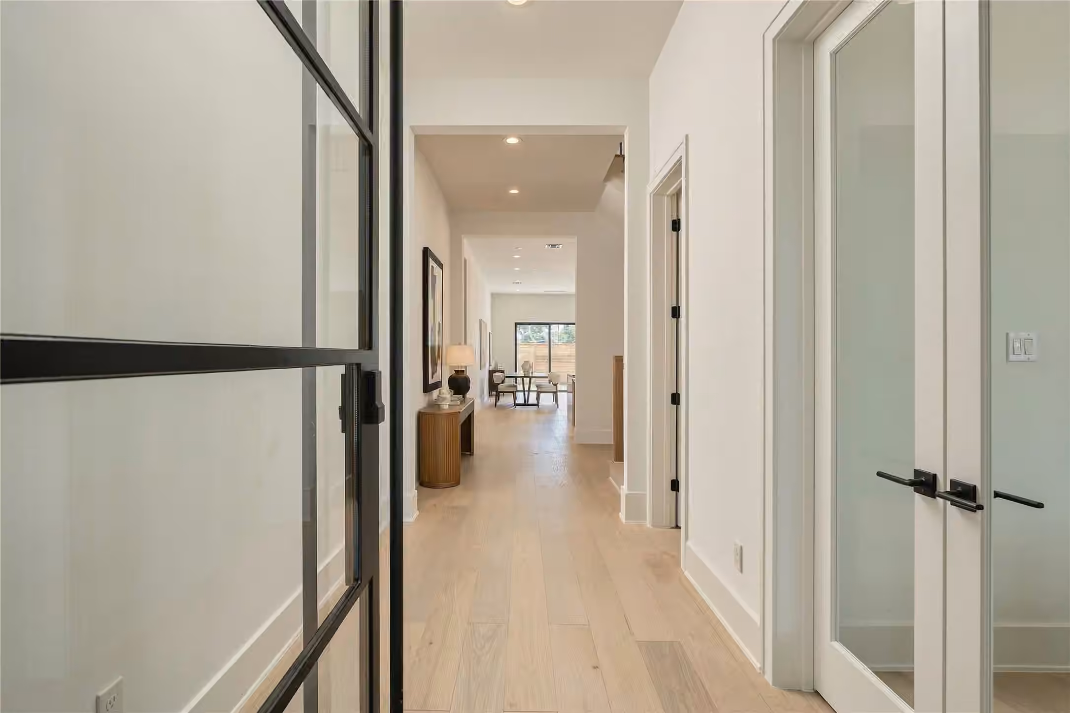 Photo 4 of 2109 McKean Drive, Houston, TX