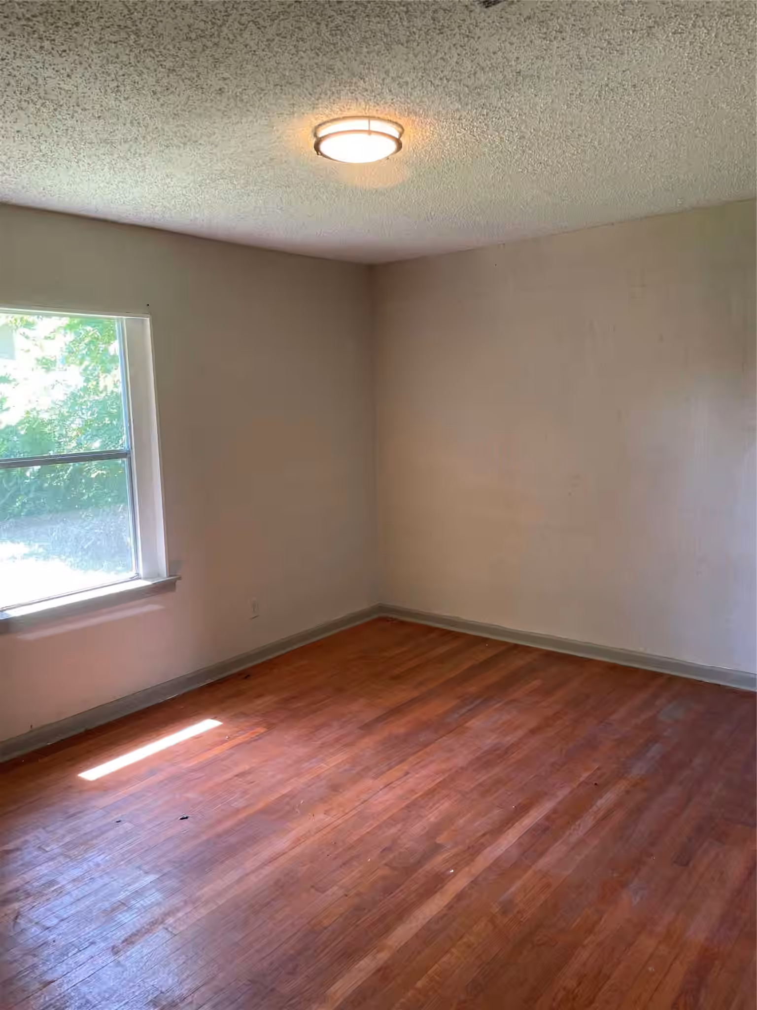 Photo 5 of 6627 Eastwood Street, Houston, TX